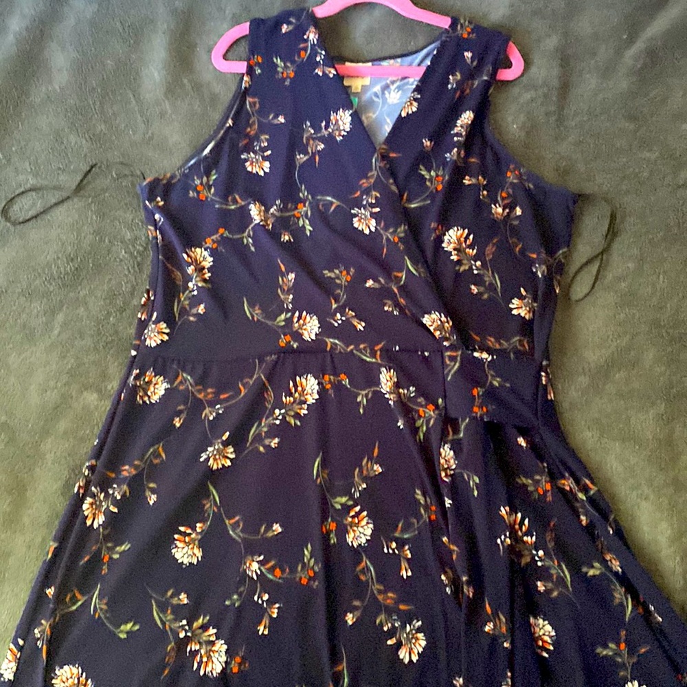 Kaileigh navy blue floral dress